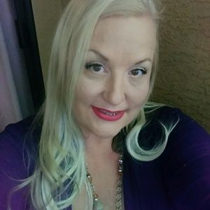 Meet your Posher, Cynthia