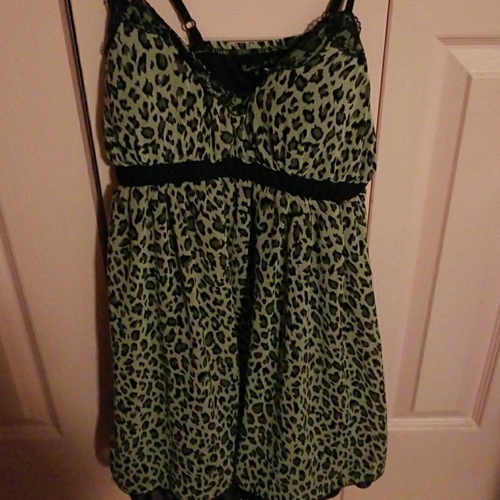 Dress - Picture 2 of 2
