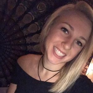 Meet your Posher, Cayla