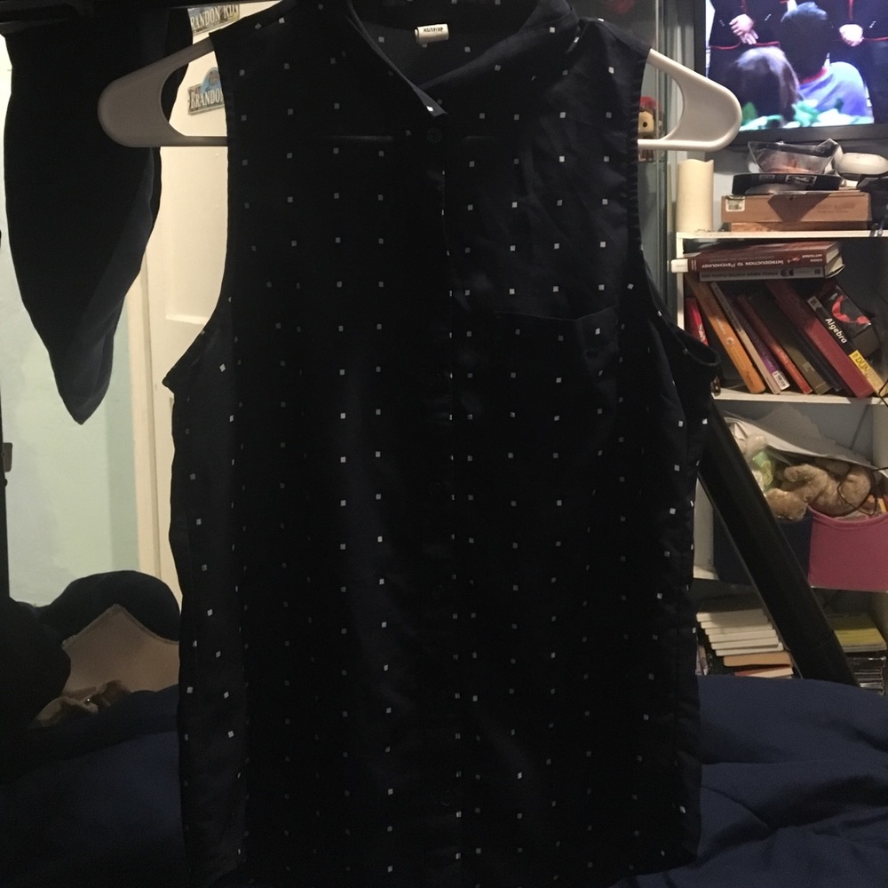 blue button up polk a dot old navy (XS)