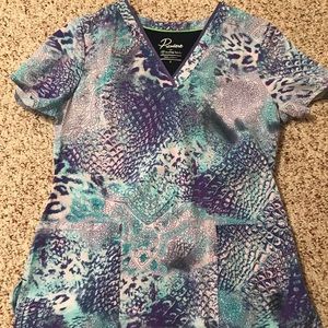 Premiere Scrub Top NWOT