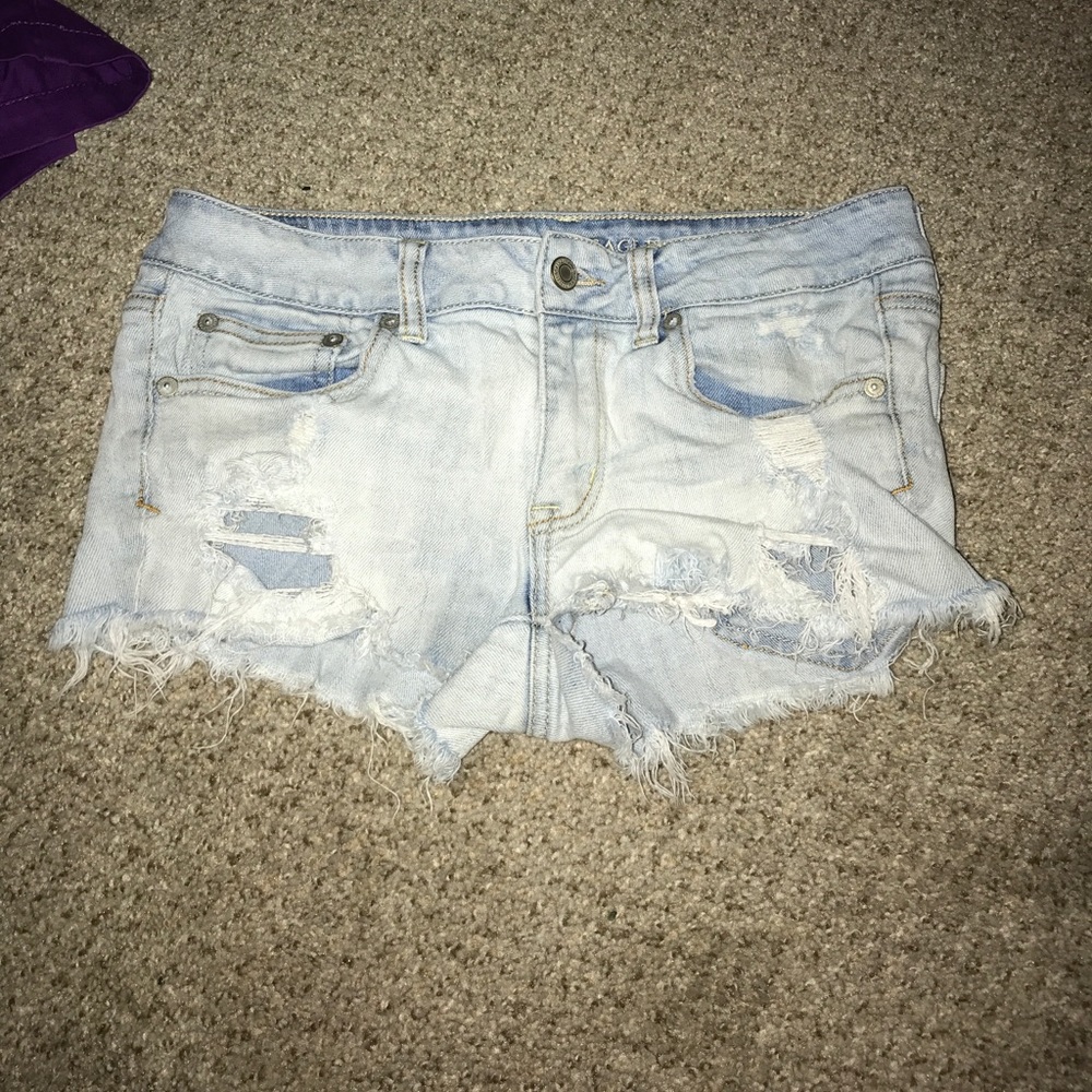 🔴SOLD🔴 Women’s AE jean shorts.