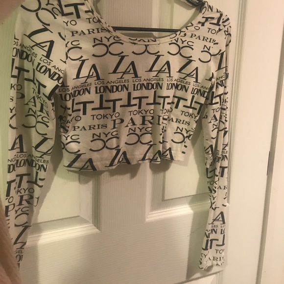 Printed Crop Top - Picture 2 of 2