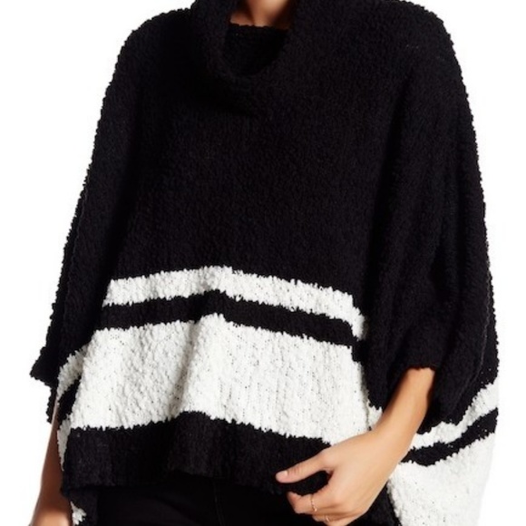 NWT Romeo & Juliet B&W Dolman Sleeve Sweater - Picture 2 of 8