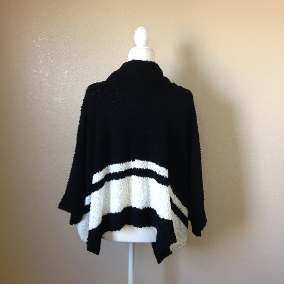 NWT Romeo & Juliet B&W Dolman Sleeve Sweater - Picture 5 of 8