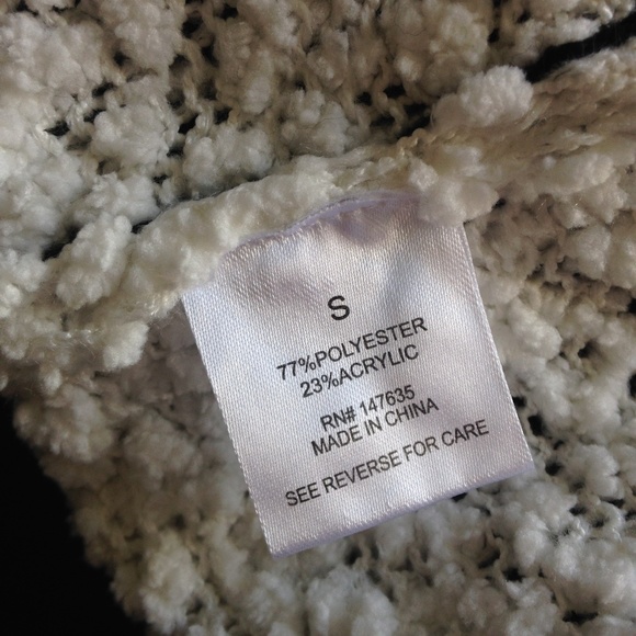 NWT Romeo & Juliet B&W Dolman Sleeve Sweater - Picture 8 of 8