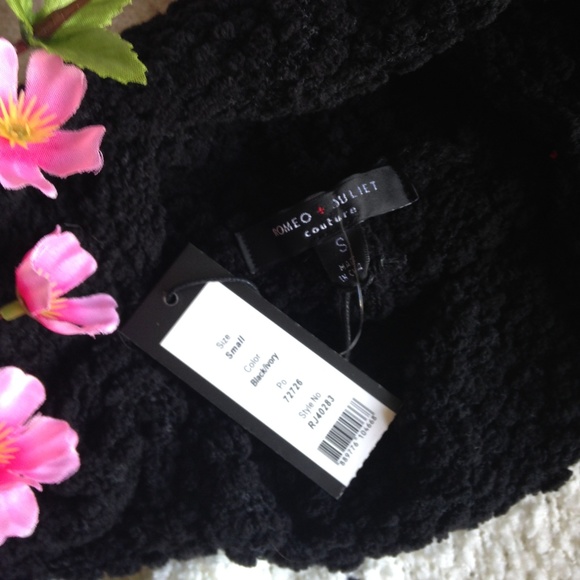 NWT Romeo & Juliet B&W Dolman Sleeve Sweater - Picture 7 of 8