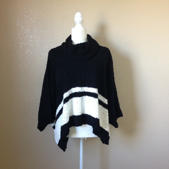 NWT Romeo & Juliet B&W Dolman Sleeve Sweater - Picture 4 of 8