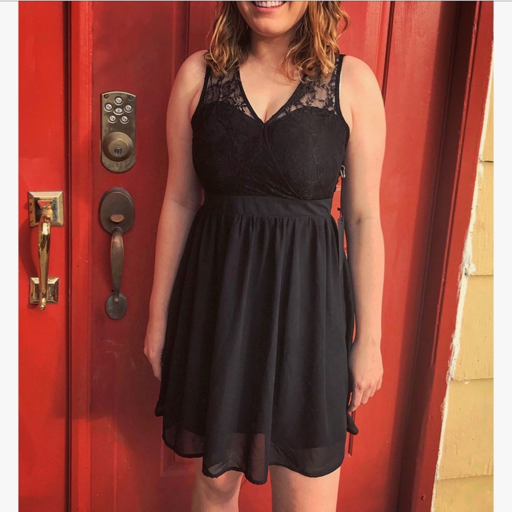❌ SOLD  ❌ ✨ NWT Little Black Dress ✨