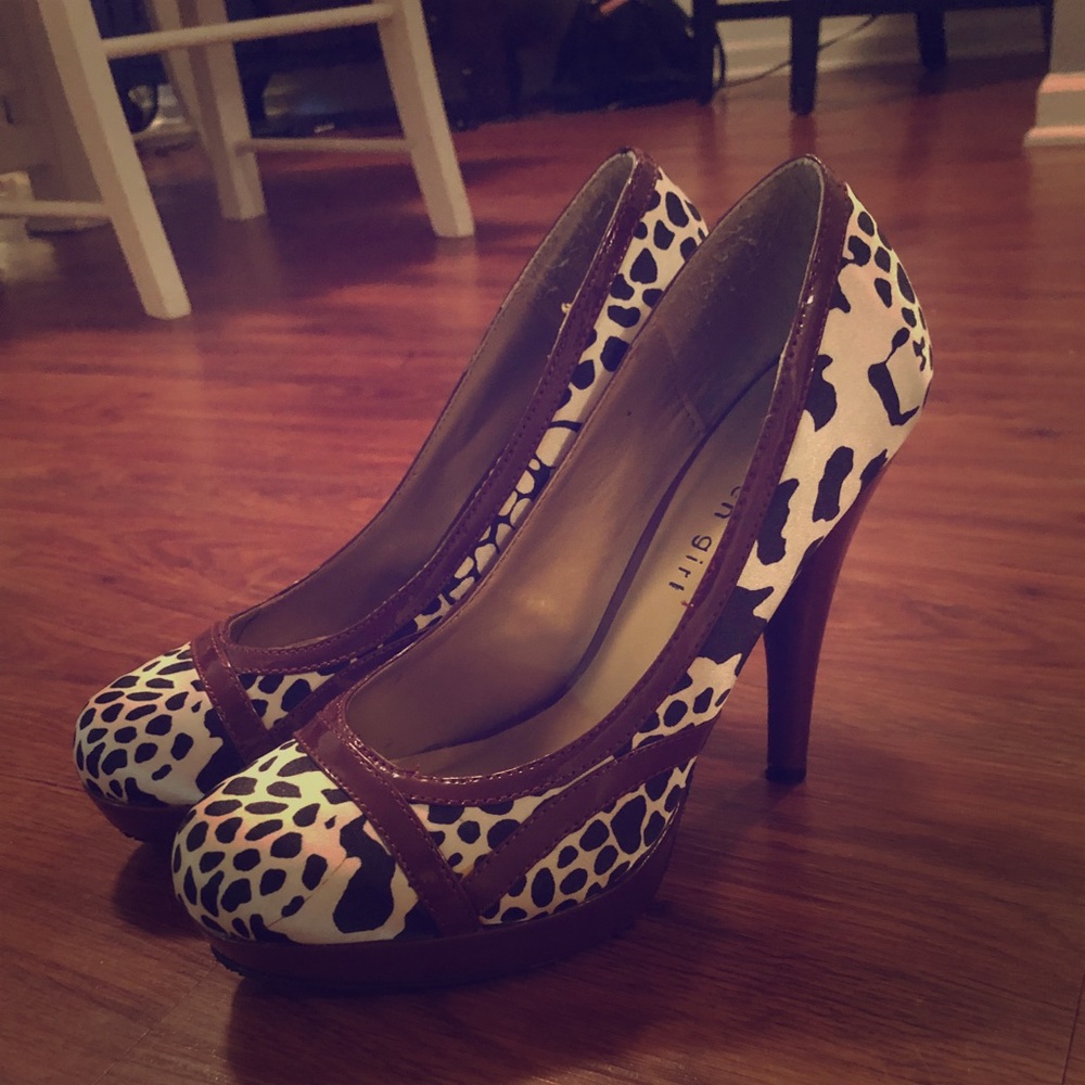 Madden Girl animal print stiletto pumps sz 8