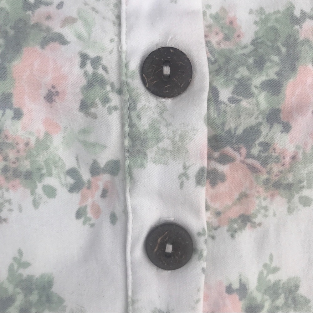 🆕 Floral Button Up Stretchy Mini Skirt w/ Pockets - Picture 2 of 6