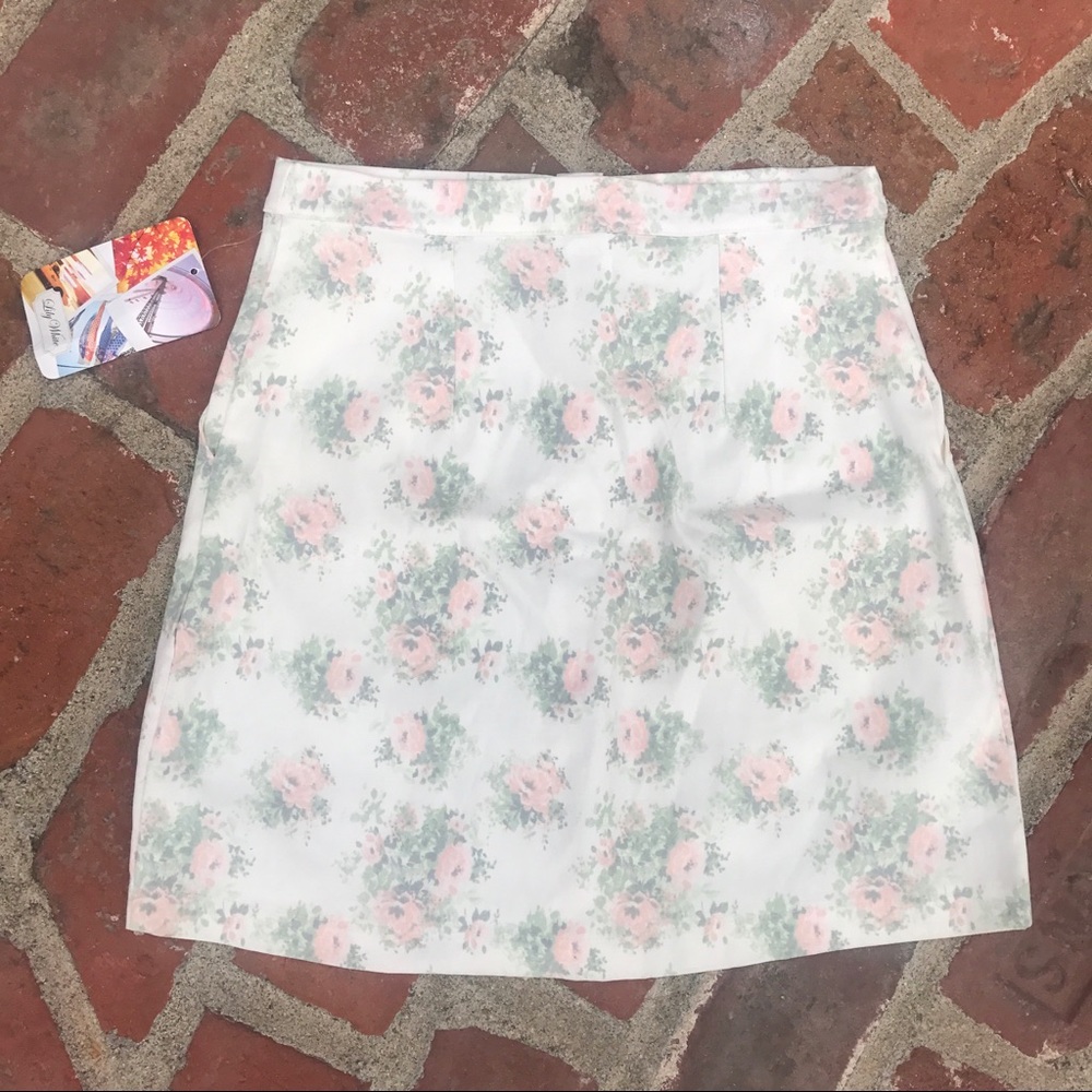 🆕 Floral Button Up Stretchy Mini Skirt w/ Pockets - Picture 4 of 6