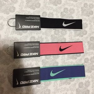 🎈SOLD🎈Nike pro swoosh headband 2.0 silicone