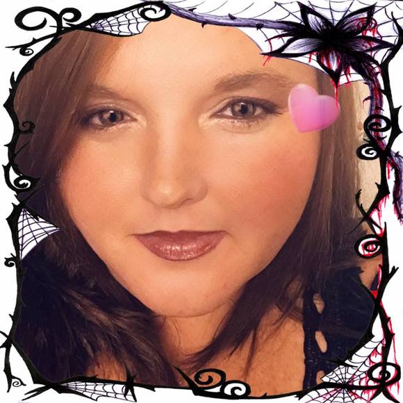 Meet your Posher, Andrea - Picture 1 of 1