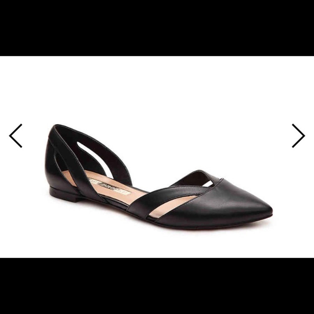 Pointy black flats