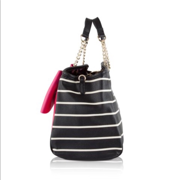 🎅🏻SALE today! Betsey Johnson bow wagon  satchel - Picture 3 of 5