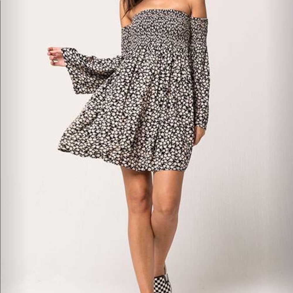 ❤️Billabong Night Fox Dress. NWT Size L❤️