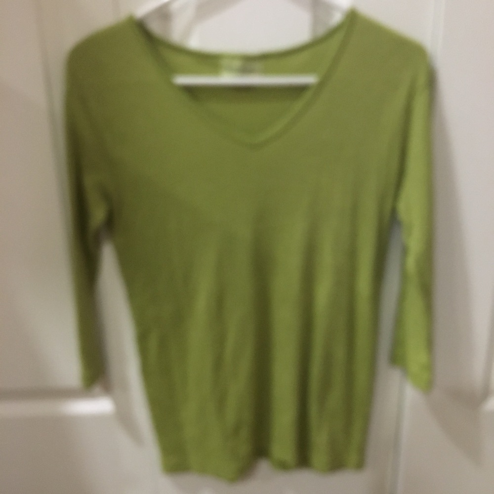 Sparkly green 3/4 sleeve top