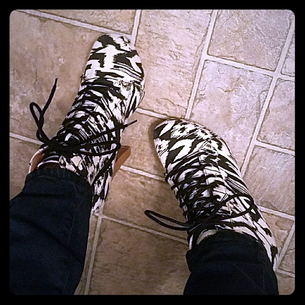 Heeled booties
