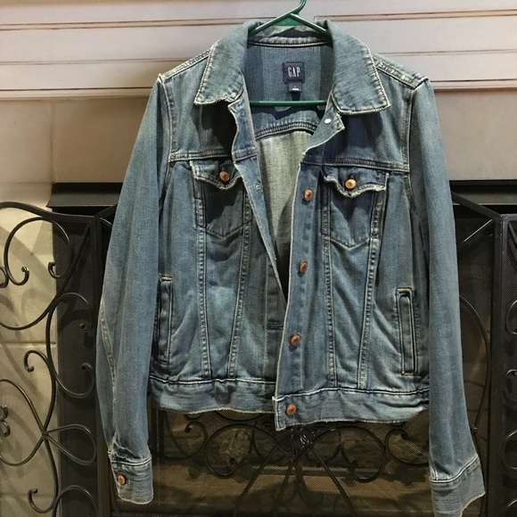 Women’s GAP jean jacket - Picture 1 of 4