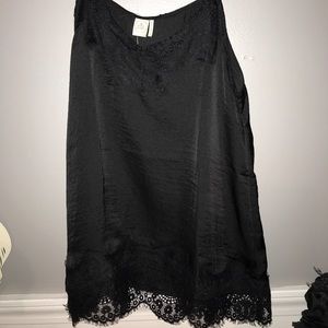 Black lace trim paper crane tank, with tags