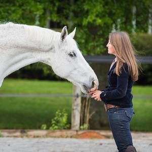 Meet your Posher, Monique