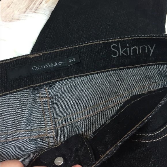 Calvin Klein | Skinny Jeans Dark Wash Size 26 2 - Picture 2 of 7