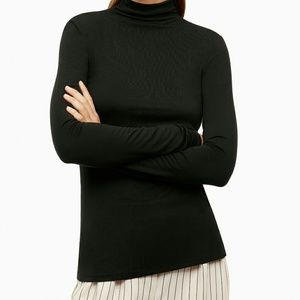 Aritizia Babaton Larry mock neck t shirr