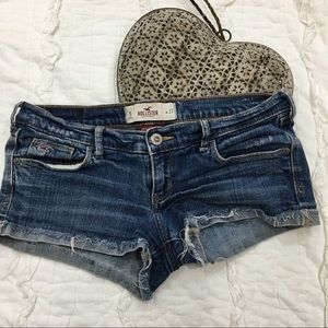 Hollister distressed denim jean shorts size 27