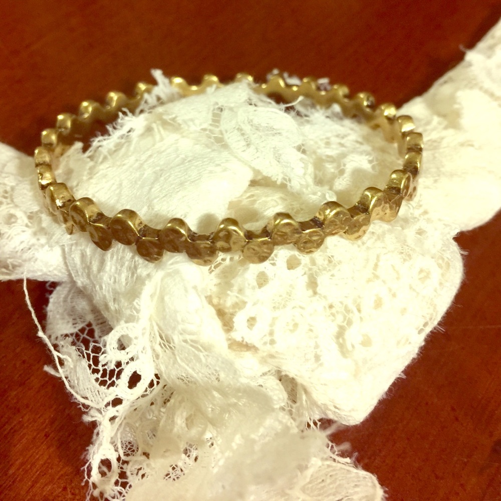 Gold accent bracelet