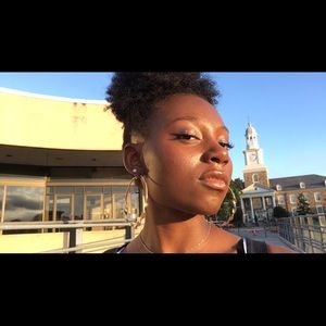 Meet your Posher, Simone