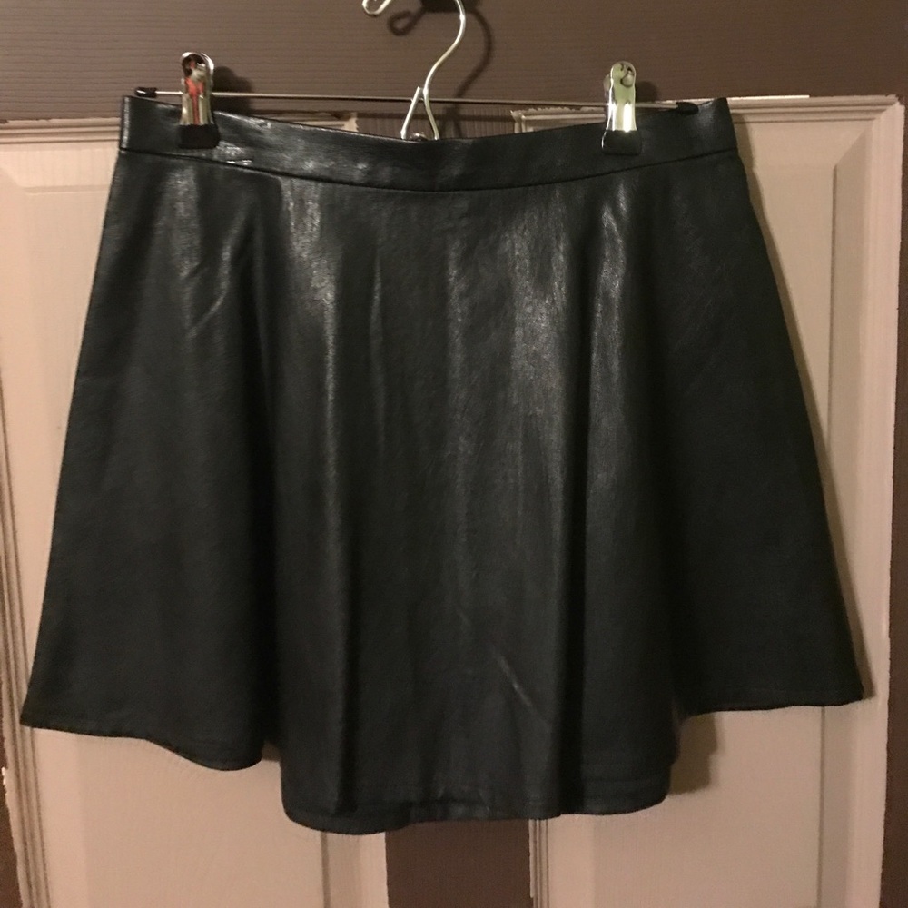 New American Eagle Mini Faux Leather Skirt