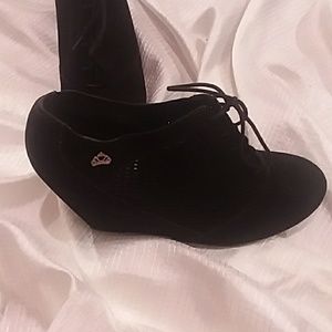 Women's Fergalicious Wedge Style Ankle Boots