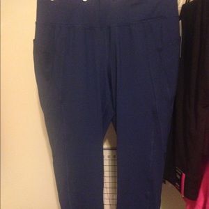 Livi Lane Bryant Capri exercise pants blue