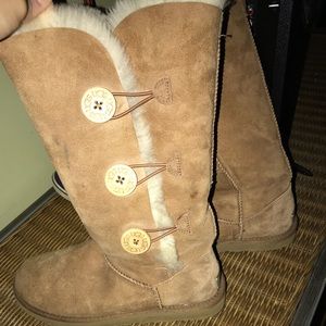 Bailey button Triplet chestnut UGG Boots