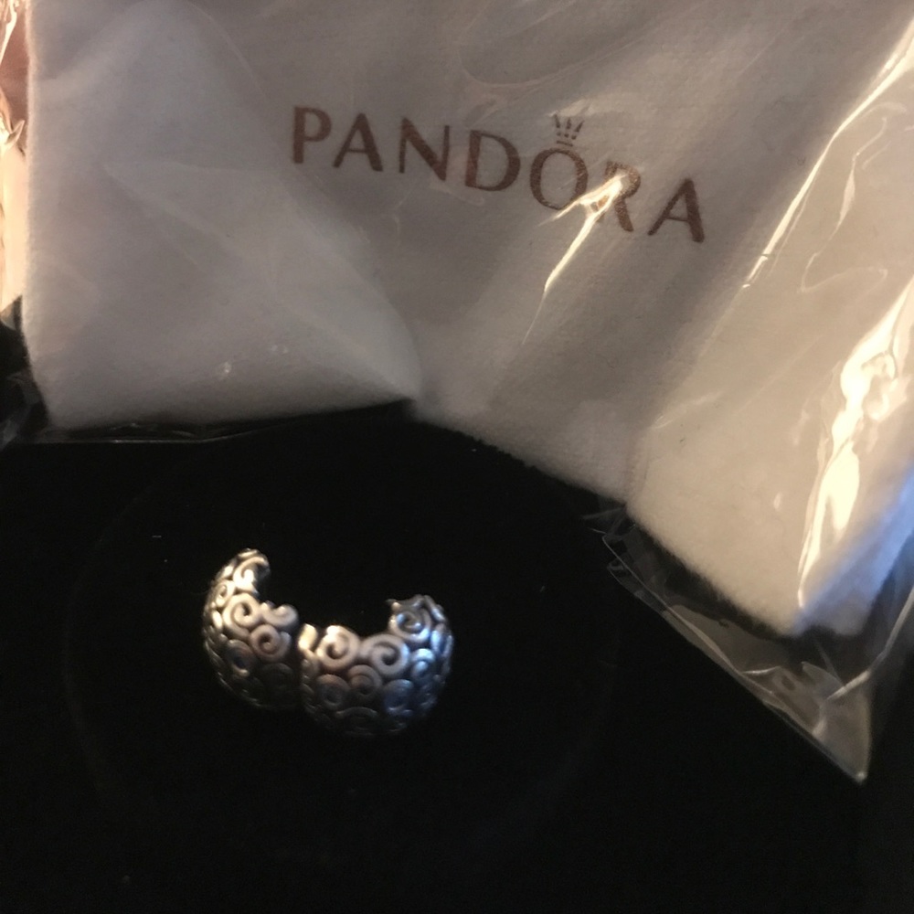 Pandora spacer