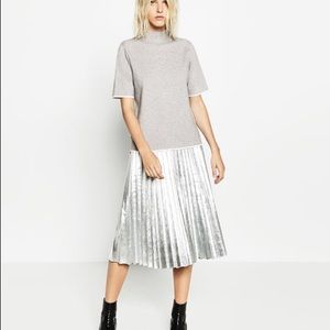 Zara, gray turtleneck sweater with white trim, S