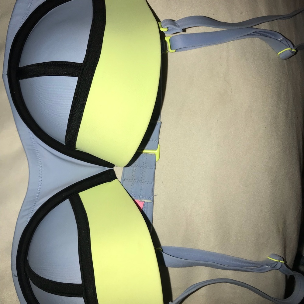 VICTORIA SECRET BIKINI TOP