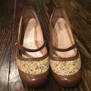 Retro flowered heels