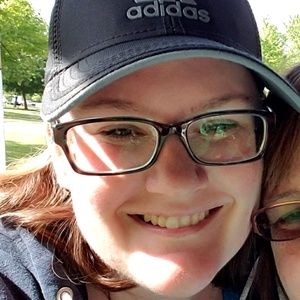 Meet your Posher, Cynthia