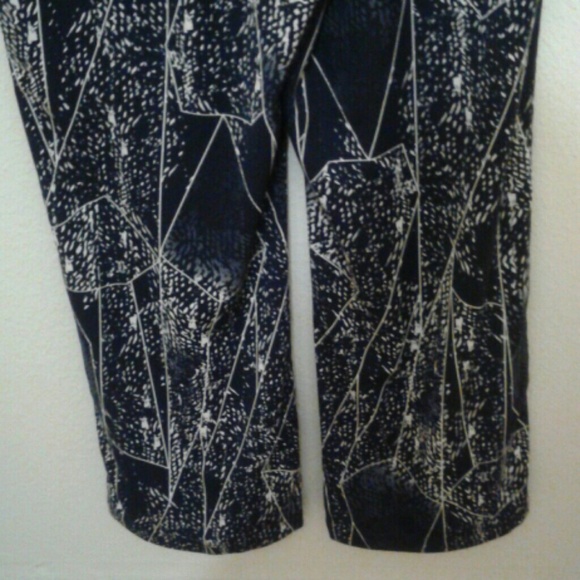 Abstract Print Jumper - Picture 7 of 8