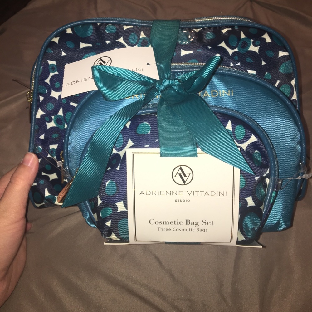 3 super cute cosmetic bags! 💙