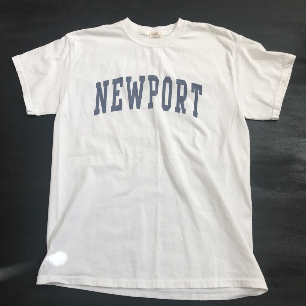 Brandy Melville Alton t shirt