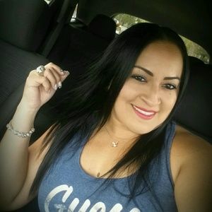 Meet your Posher, Mercedes