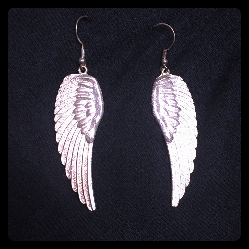 🖤✨G O R G E O U S silver angel wing earrings✨🖤