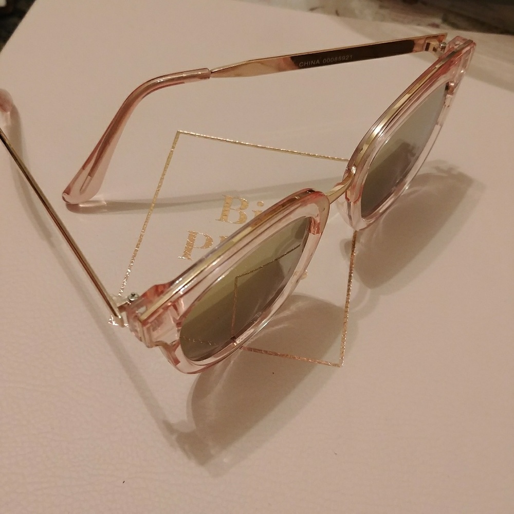Forever 21 mirrored sunglasses