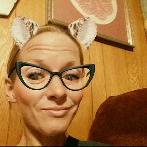 Meet your Posher, Staci - Picture 1 of 1