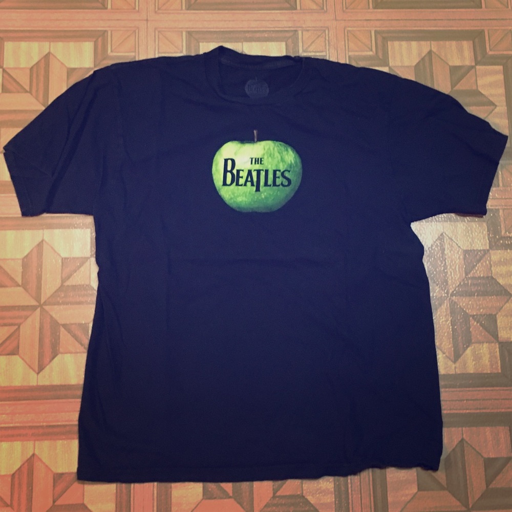 🍏Men’s green apple Beatles t-shirt🍏