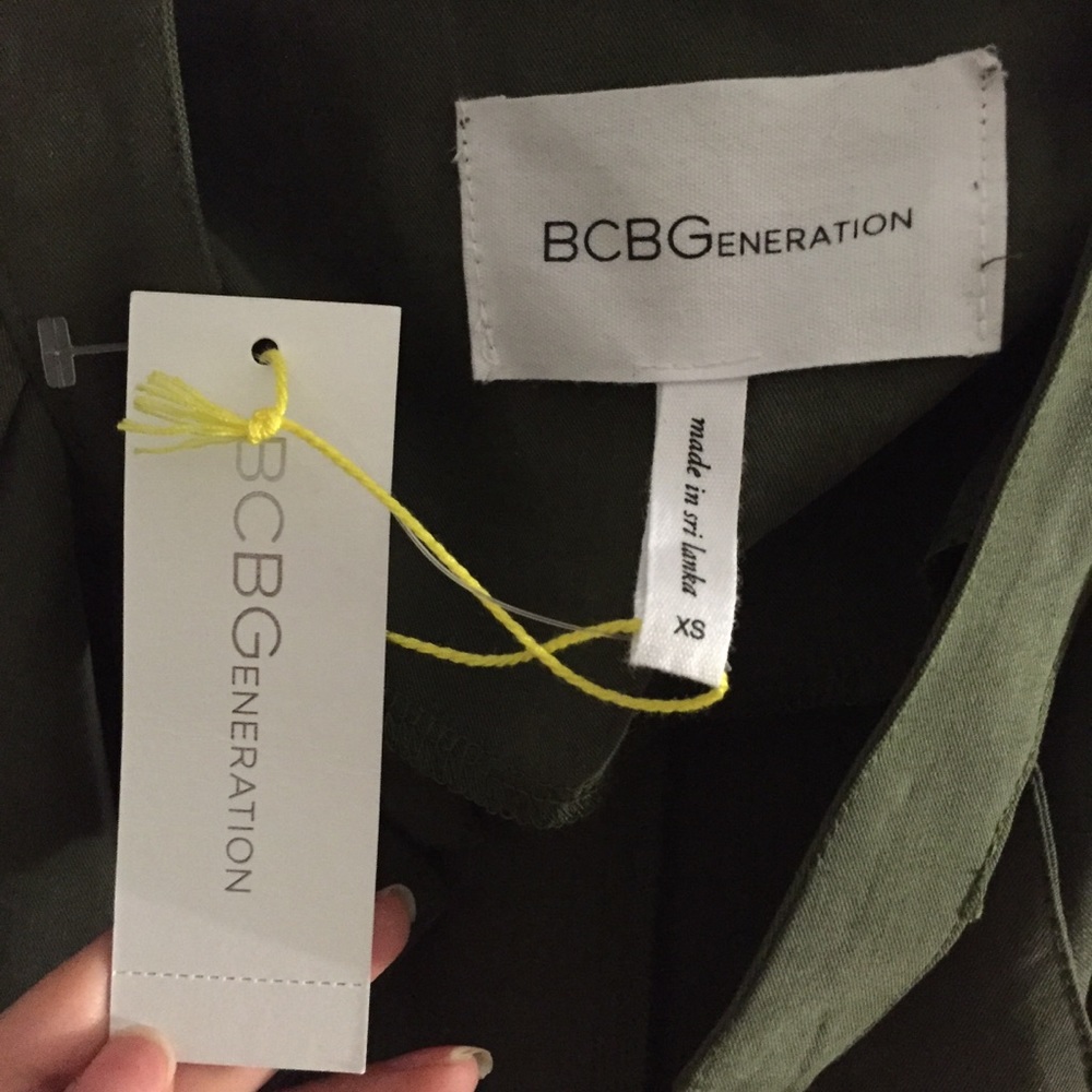 BCBGeneration Army Green Short Sleeved Trenchcoat - Picture 4 of 4