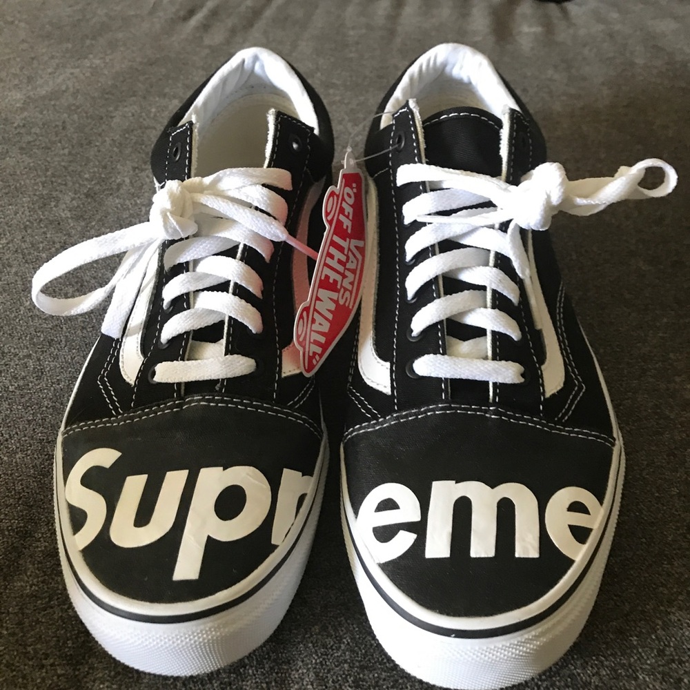 Supreme custom designed Vans OBO - Picture 1 of 3